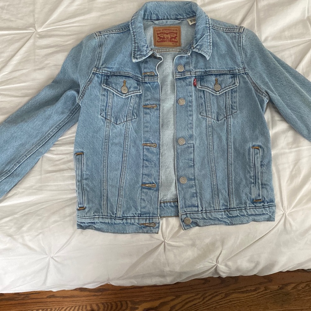 Levis women’s jacket. Worn twice.